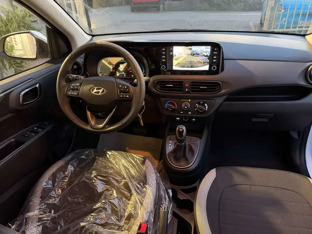 Nuova Hyundai i10 63 CV (46 kW) 2025 Atlas white Utilitaria