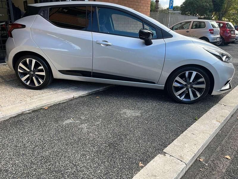 Usata Nissan Micra Tekna 90 CV (66 kW) 2017 Grigio Berlina