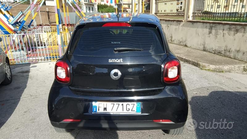 Usata Smart ForFour 71 CV (52 kW) 2018 Utilitaria