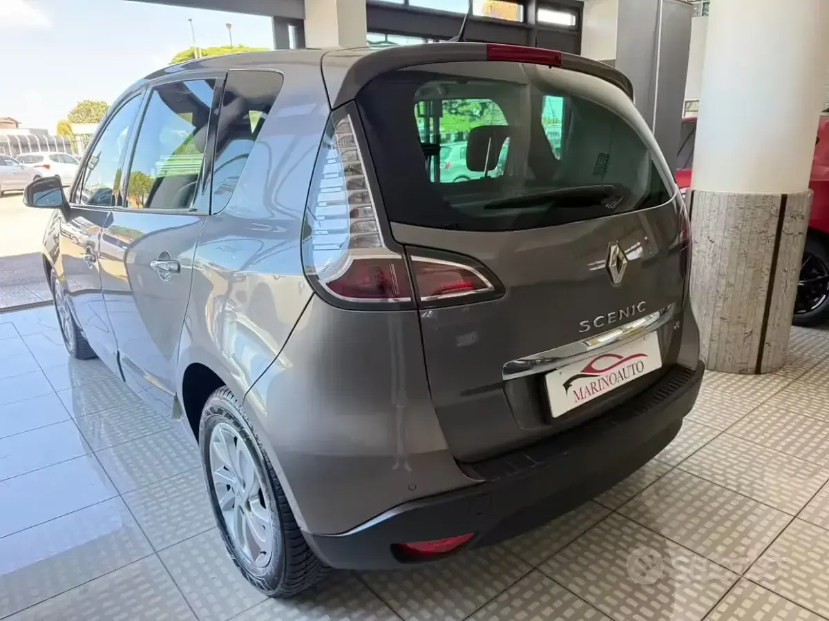 Usata Renault Scenic E-Tech XMOD 110 CV (80 kW) 2013 Grigio Berlina