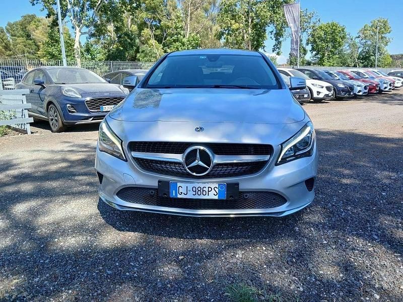 Usata Mercedes CLA200 Premium 136 CV (100 kW) 2019 Argento Berlina