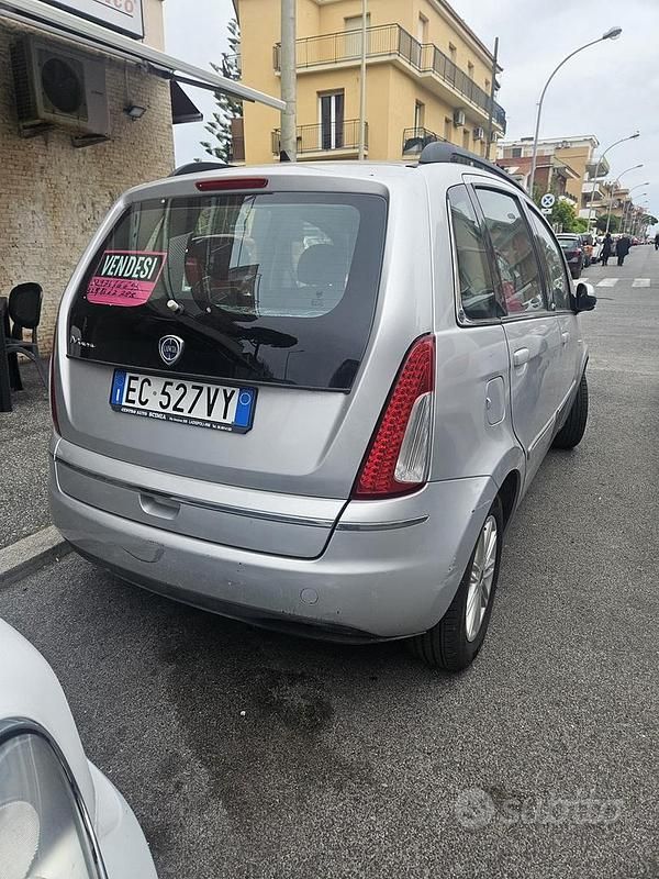 Usata Lancia Musa 2010 Grigio Monovolume
