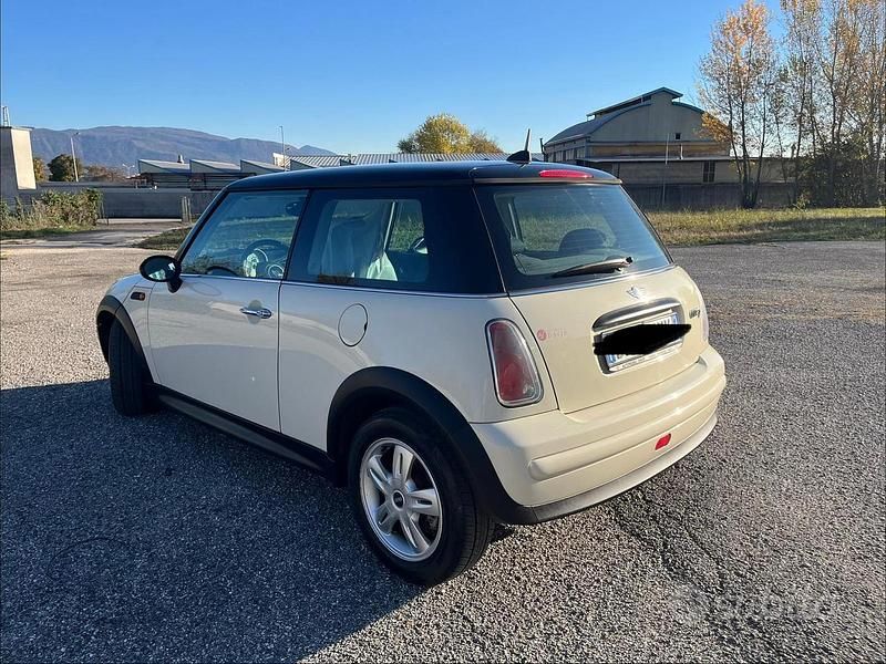 Usata Mini ONE 88 CV (64 kW) 2006 Utilitaria