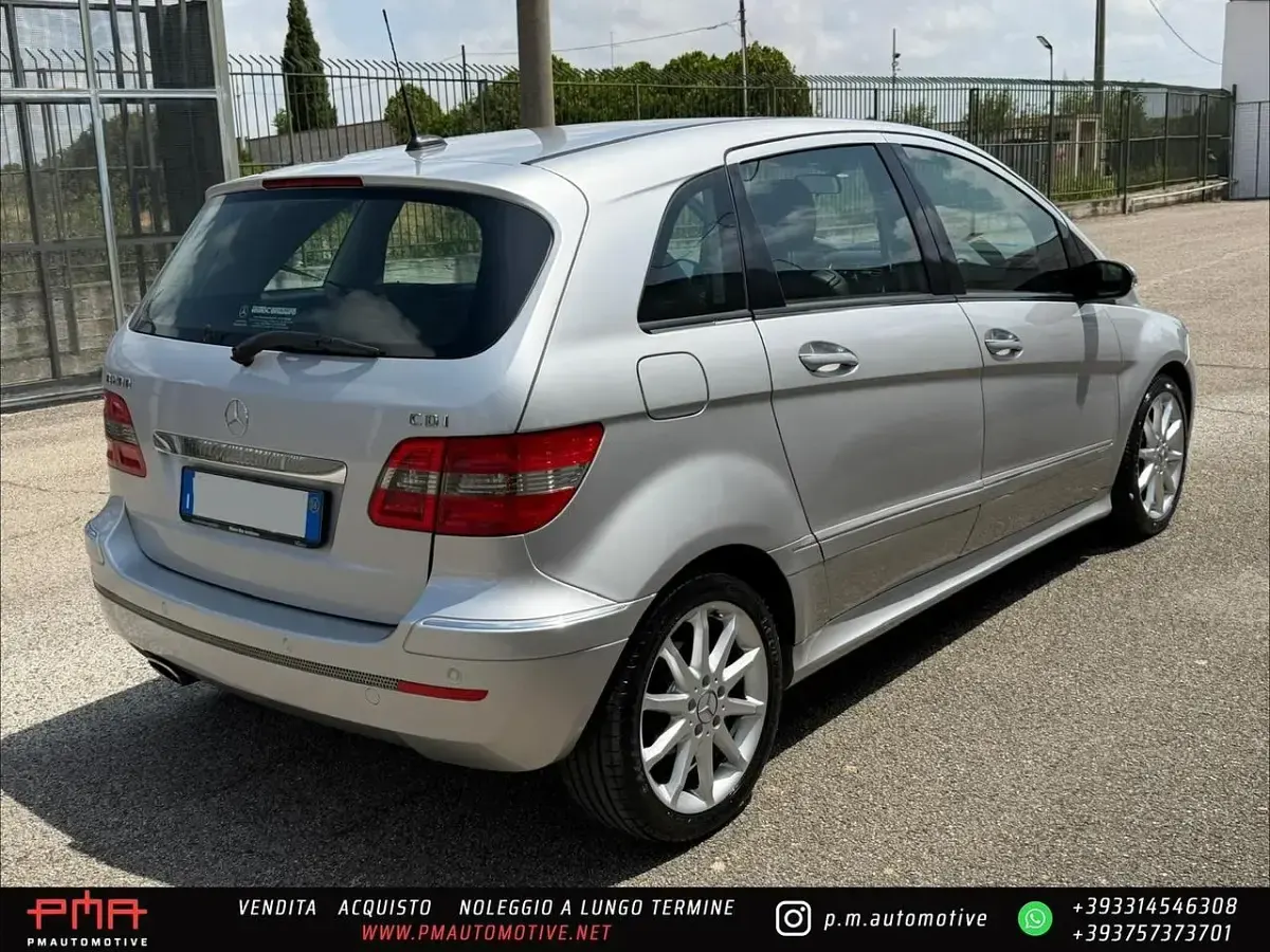 Usata Mercedes B200 140 CV (102 kW) 2006 Argento Monovolume