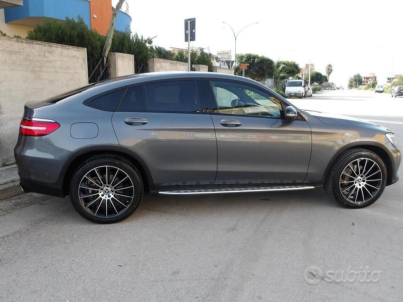 Usata Mercedes GLC250 Premium 203 CV (149 kW) 2019 Blu Coupé