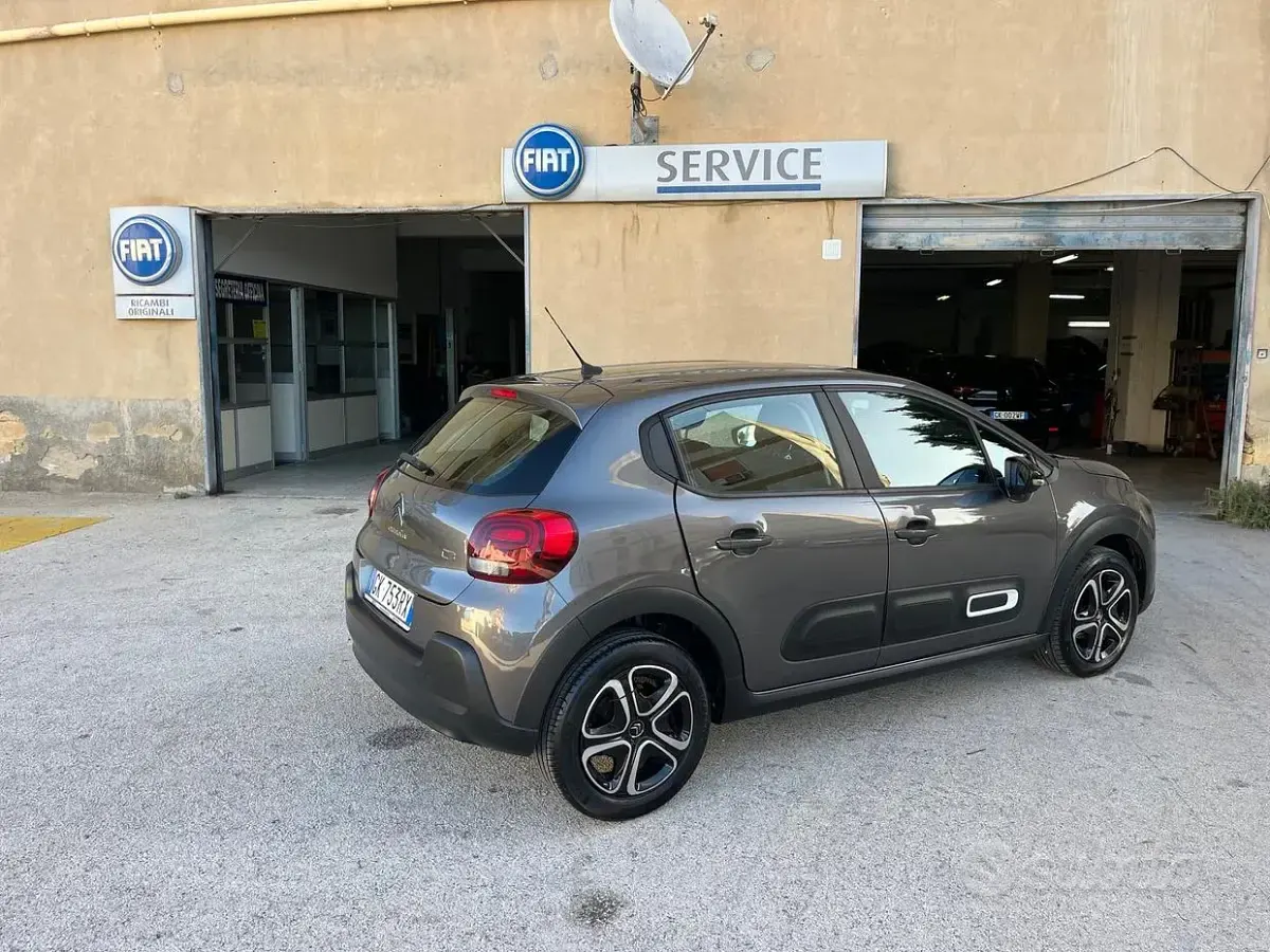 Usata Citroën C3 Feel 102 CV (75 kW) 2022 Grigio Utilitaria