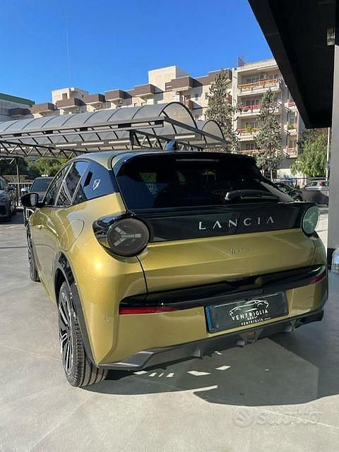 Nuova Lancia Ypsilon 100 CV (73 kW) 2025 Utilitaria