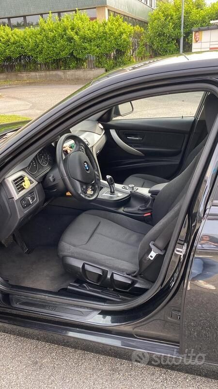 Usata BMW 318 115 CV (84 kW) 2016 Nero Berlina