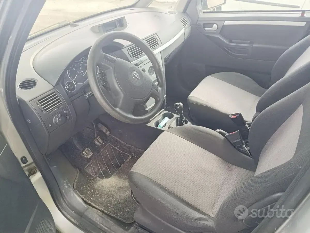 Usata Opel Meriva 101 CV (74 kW) 2003 Grigio Monovolume