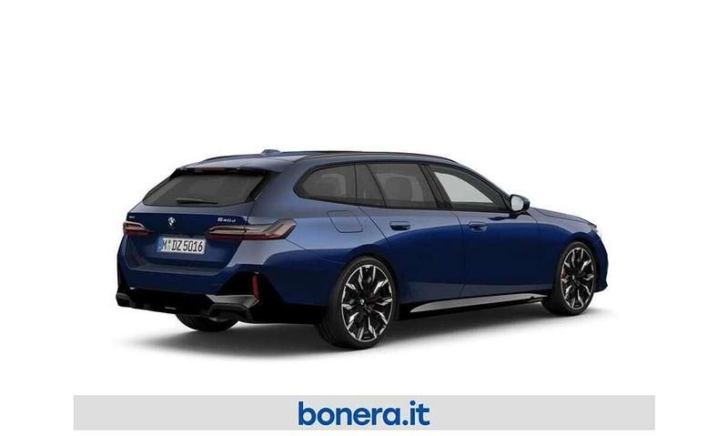 Nuova BMW 540 M Sport 303 CV (222 kW) 2025 Blu Station wagon
