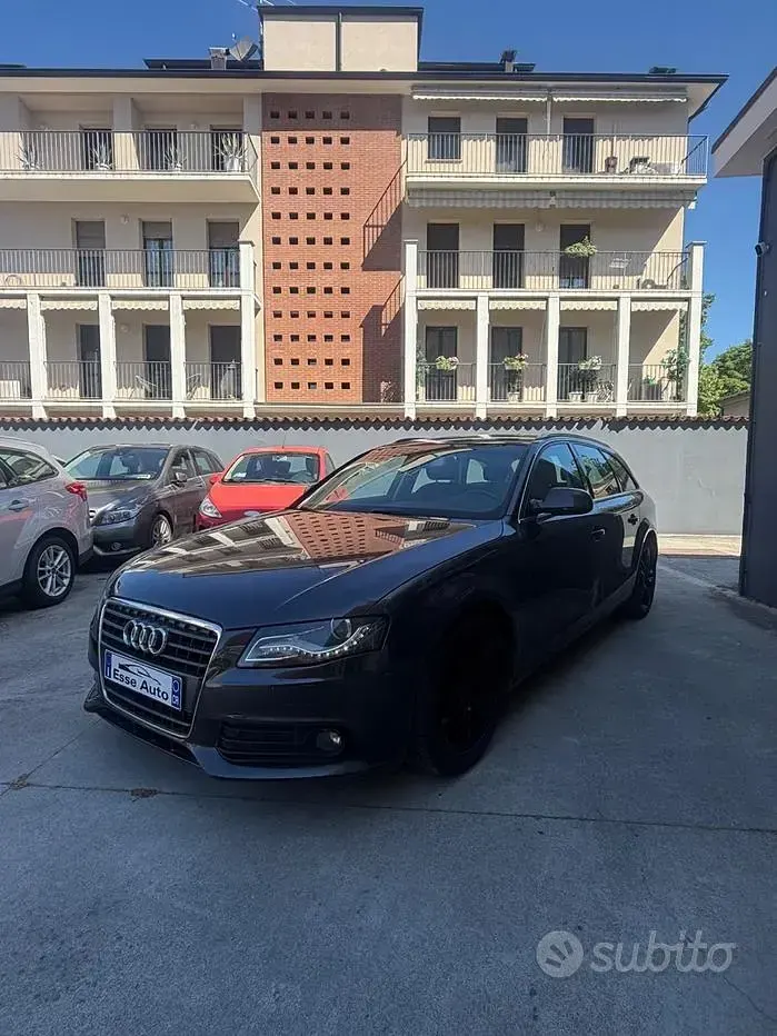 Usado Audi A4 143 CV (105 kW) 2013 Marrón Familiar