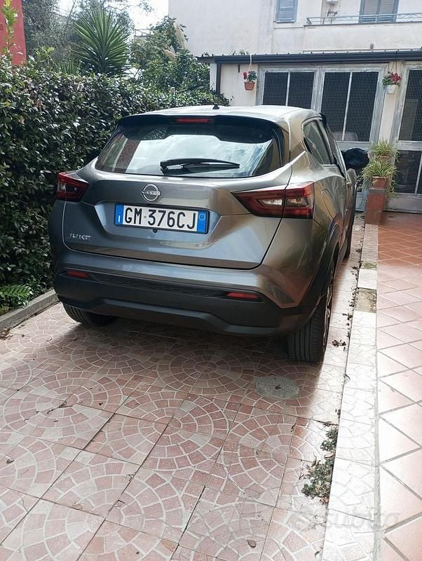 Grigio Usata 2023 Nissan Juke SUV | 15.000 € (Super prezzo) - Immagine 1/4