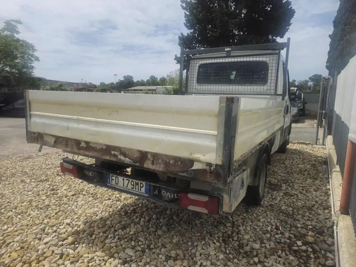 Usata Iveco Daily 126 CV (92 kW) 2016 Bianco Furgone