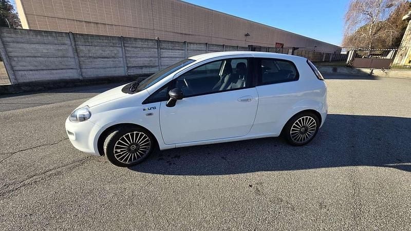 Usata Fiat Punto Evo Dynamic 86 CV (63 kW) 2015 Utilitaria