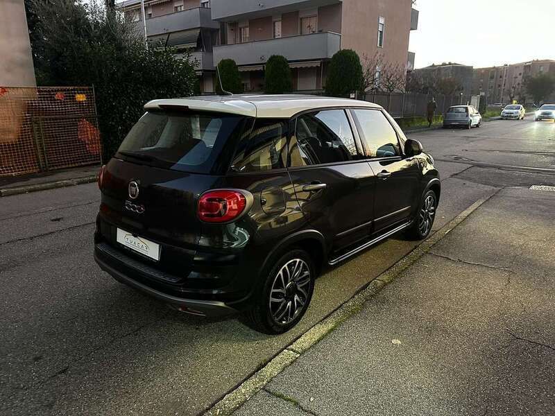 Begagnad Fiat 500L Cross 105 HK (77 kW) 2019 Grå Minibuss