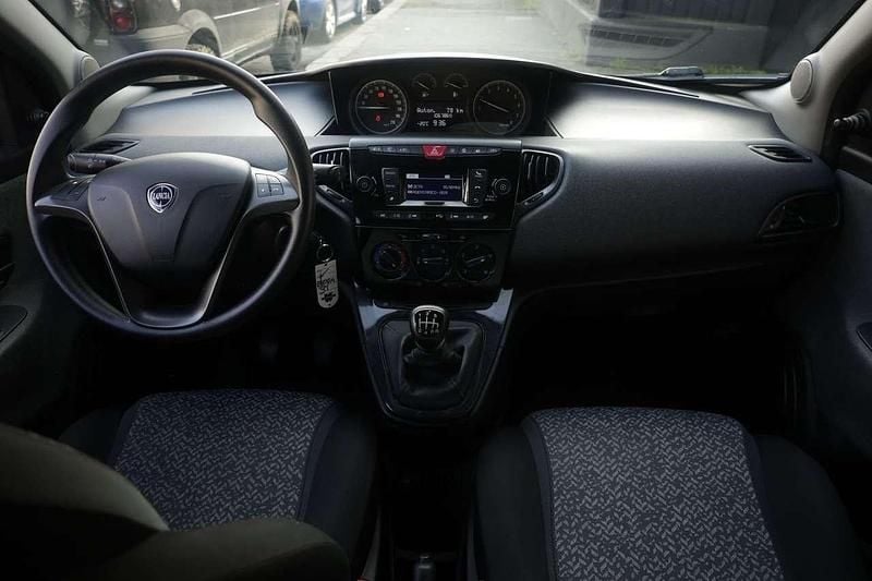 Usata Lancia Ypsilon Silver 69 CV (50 kW) 2021 Rosso Utilitaria