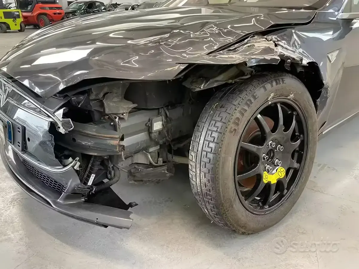 Usata Tesla Model S 69 kW (94 CV) 2015 Utilitaria