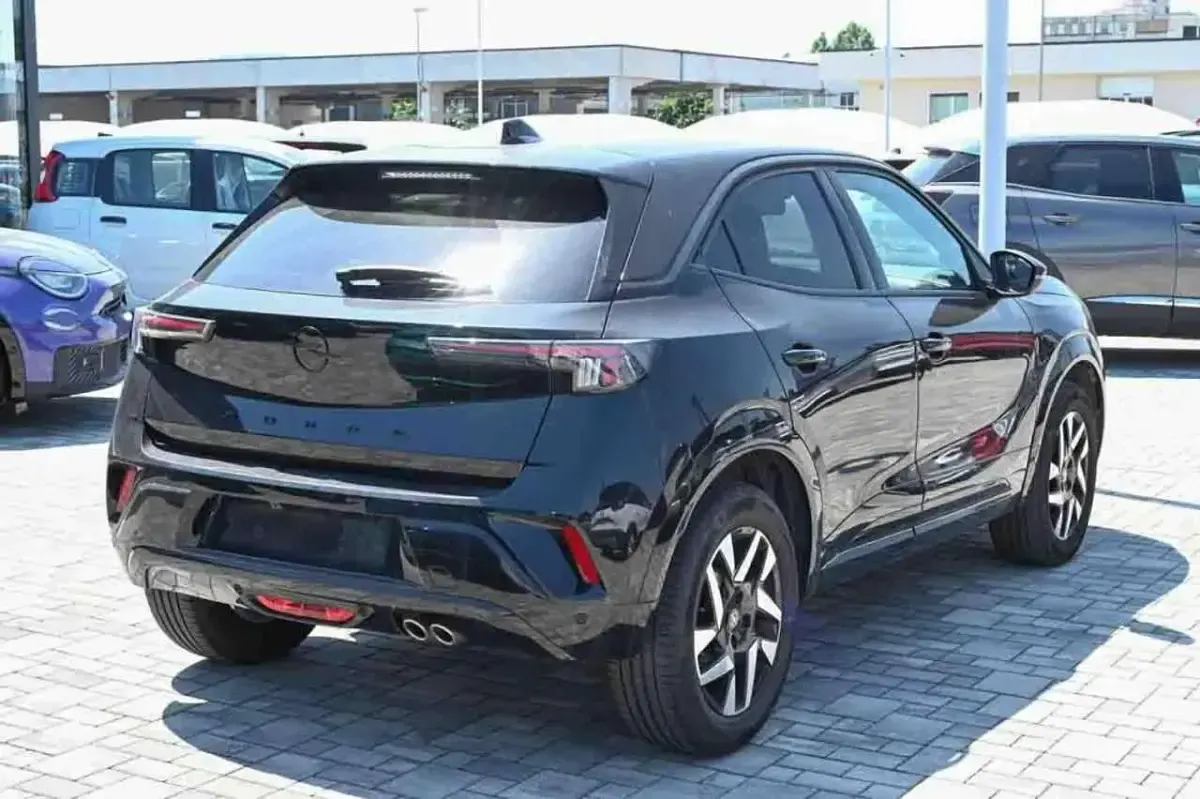 Usata Opel Mokka 136 CV (100 kW) 2025 Nero SUV