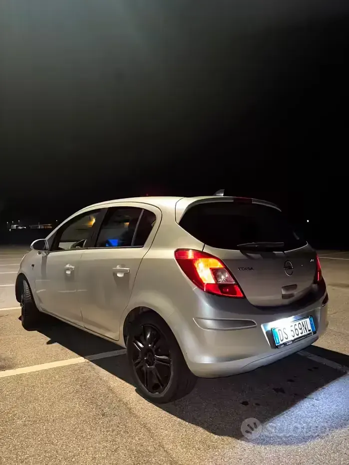 Usata Opel Corsa 90 CV (66 kW) 2008 Grigio Utilitaria