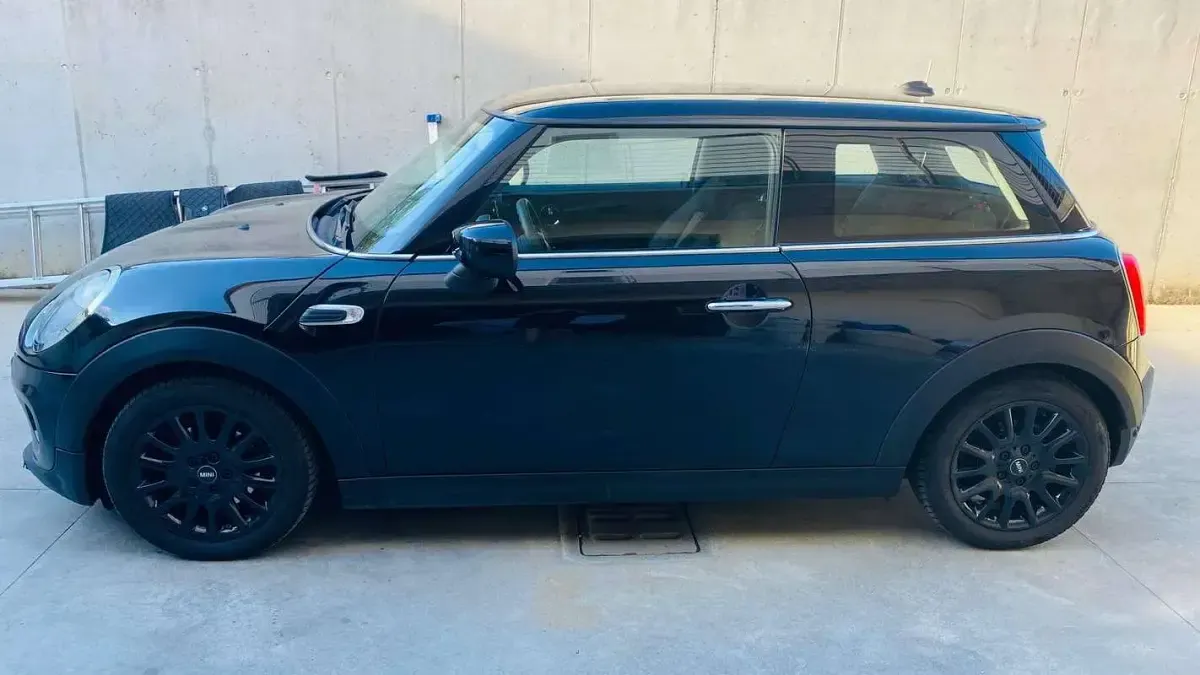 Usata Mini ONE 75 CV (55 kW) 2019 Nero Utilitaria