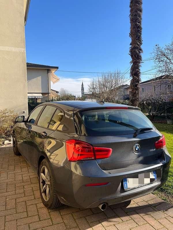Usata BMW 116 Advantage 116 CV (85 kW) 2016 Grigio Utilitaria