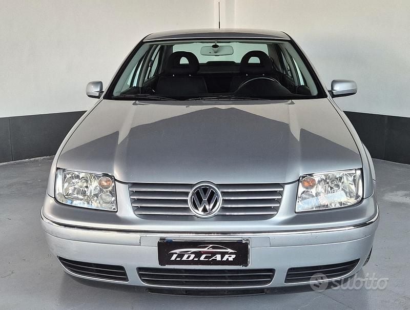 Usata VW Bora Highline 105 CV (77 kW) 2000 Grigio Berlina
