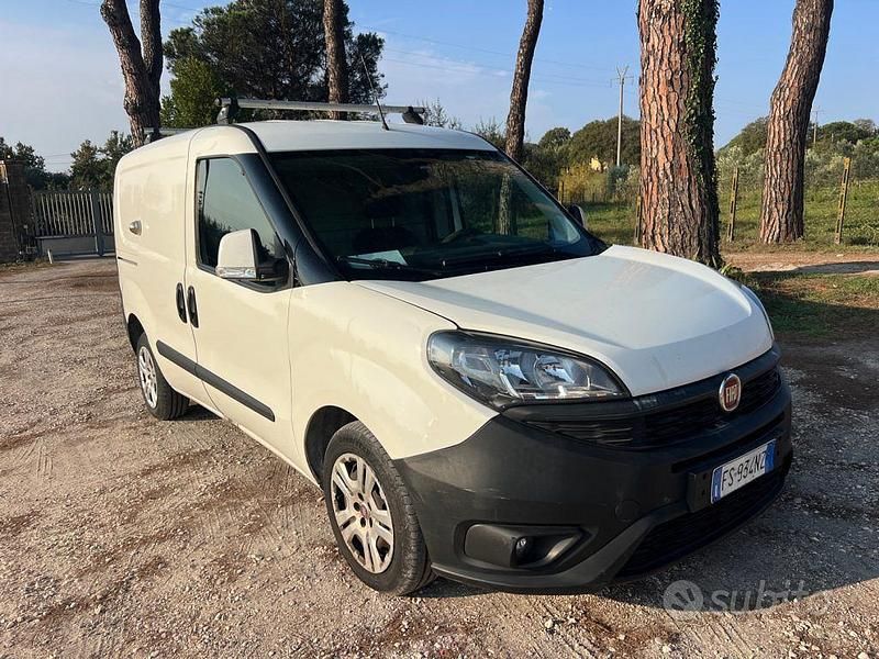 Usata Fiat Doblò 105 CV (77 kW) 2018 Bianco Monovolume