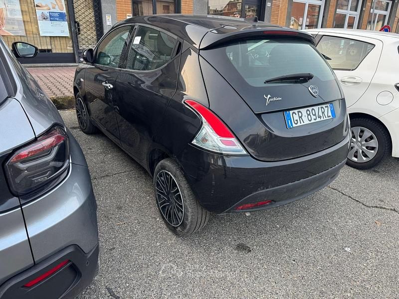 Usata Lancia Ypsilon 71 CV (52 kW) 2023 Nero Utilitaria