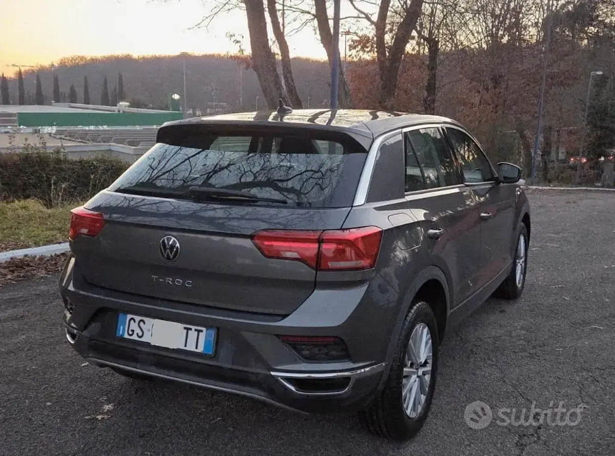 Usata VW T-Roc Business 150 CV (110 kW) 2021 Grigio SUV