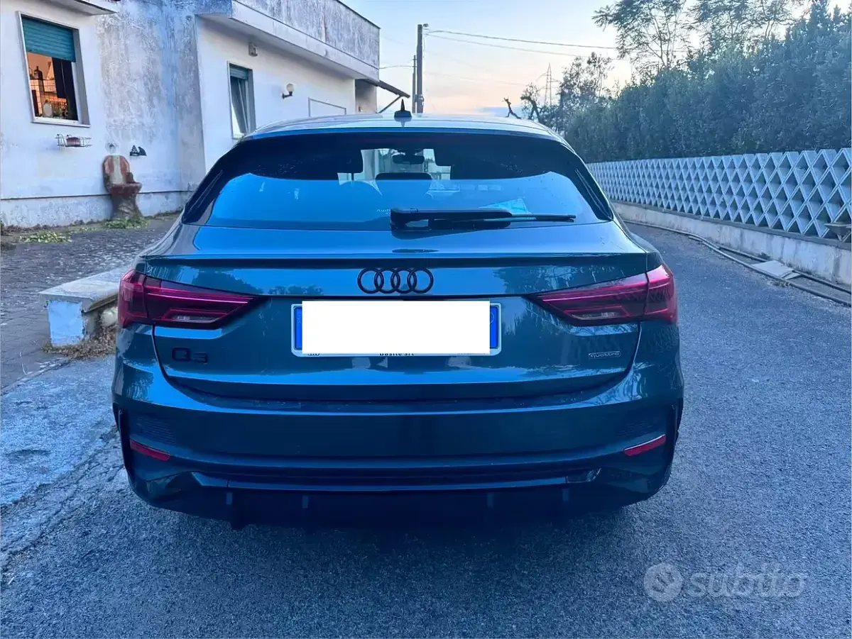 Usata Audi Q3 Sportback Ambiente 190 CV (139 kW) 2024 Grigio SUV