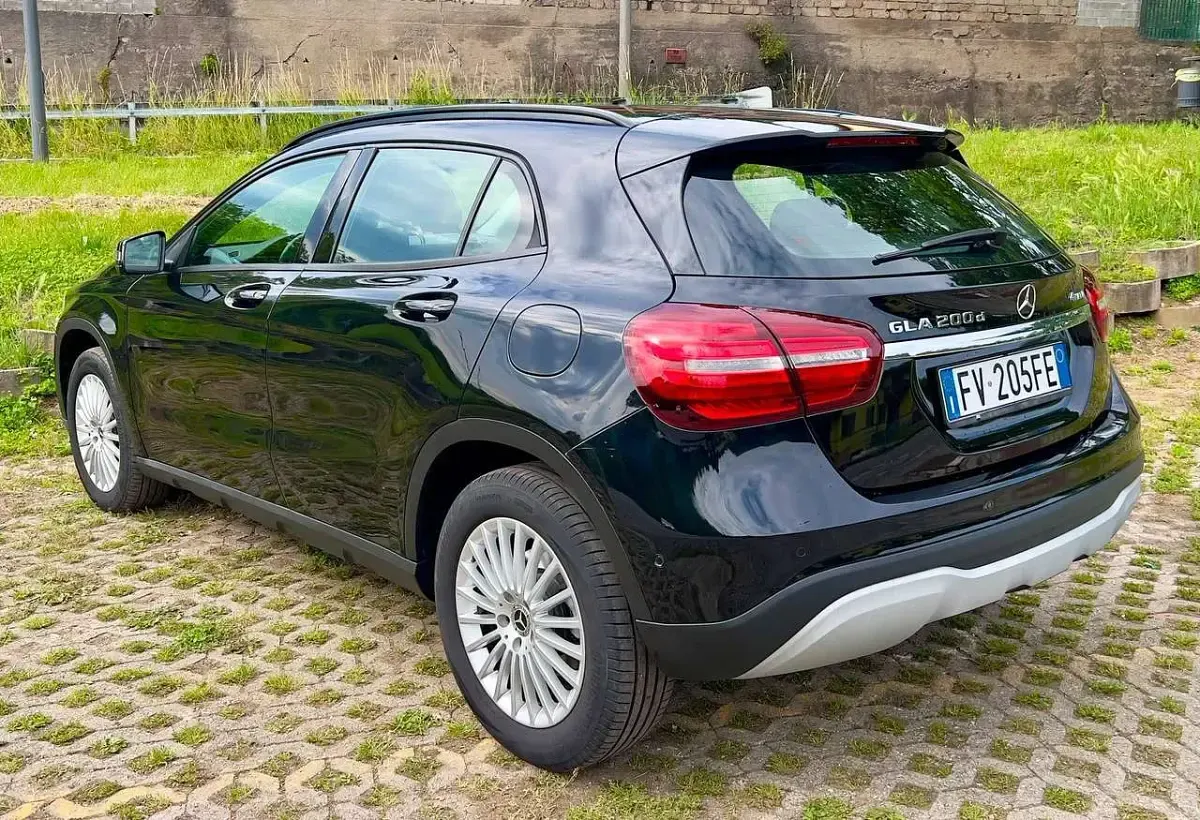 Usata Mercedes GLA200 Premium 136 CV (100 kW) 2019 Nero SUV