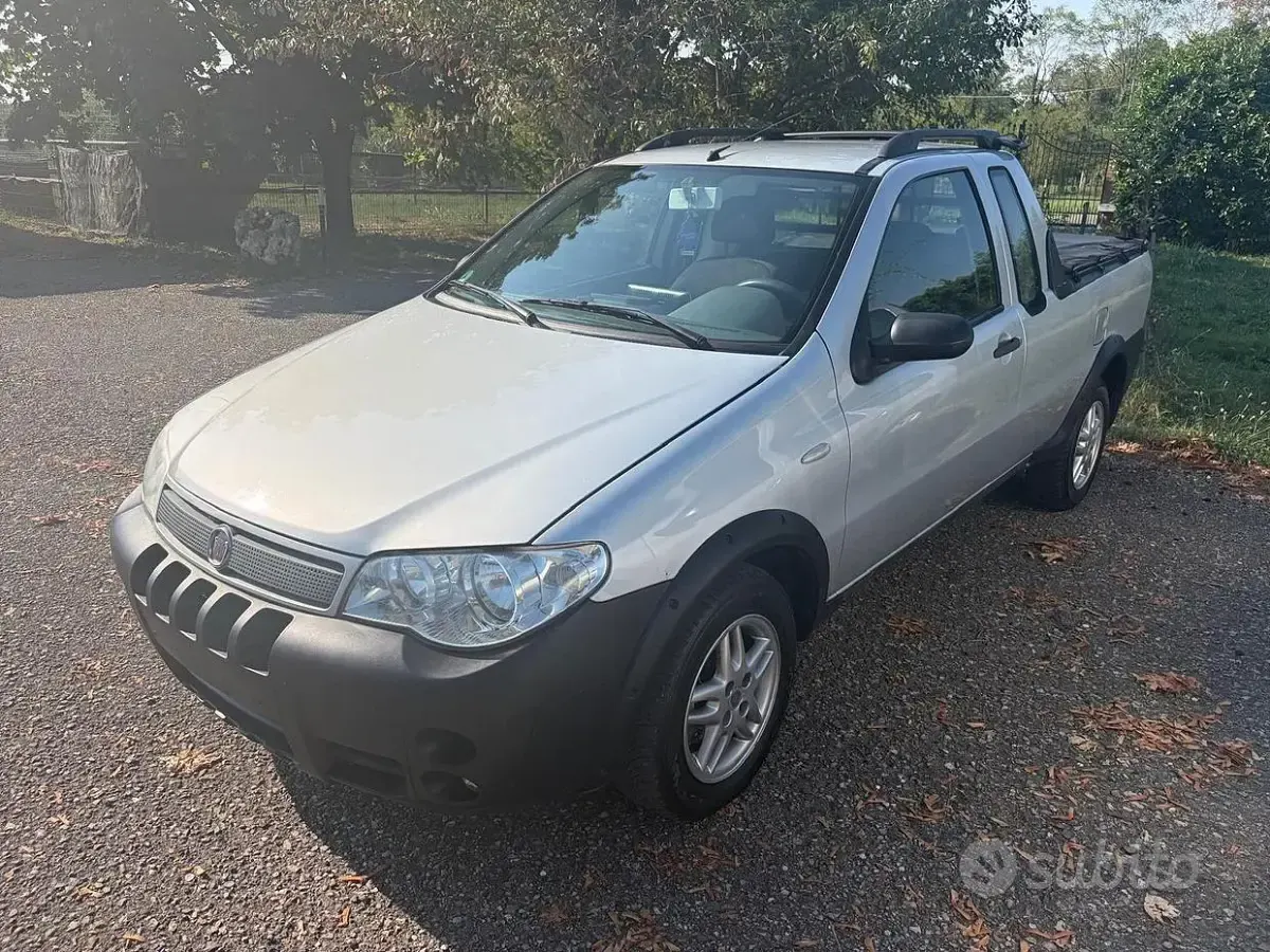 Usata Fiat Strada 84 CV (61 kW) 2008 Grigio