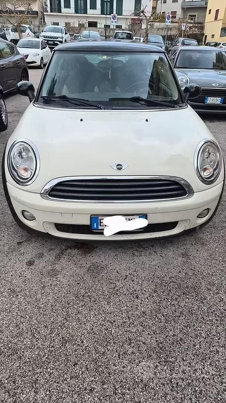 Begagnad Mini ONE 75 HK (55 kW) 2010 Vit Halvkombi
