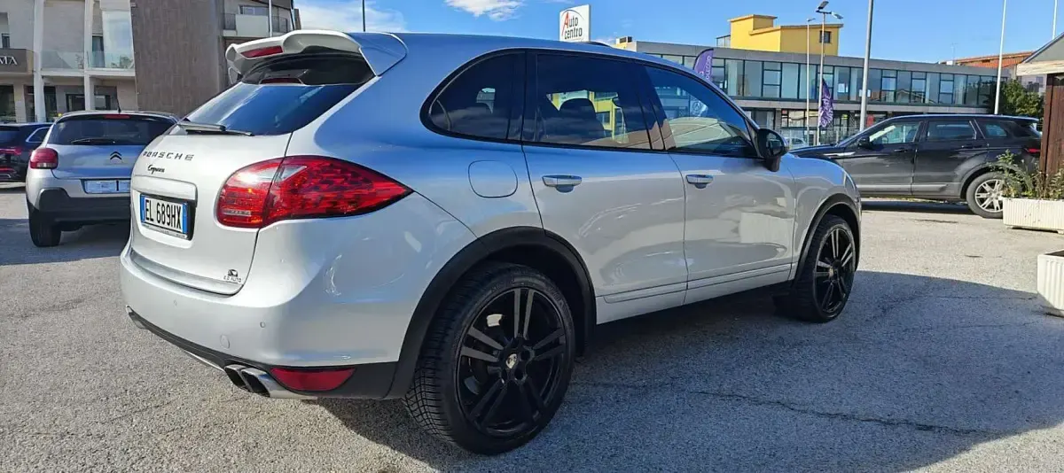 Usata Porsche Cayenne 245 CV (180 kW) 2012 SUV