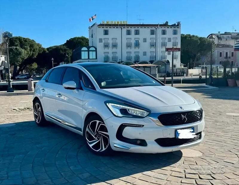 Usata DS Automobiles DS5 So Chic 181 CV (133 kW) 2015 Bianco Utilitaria