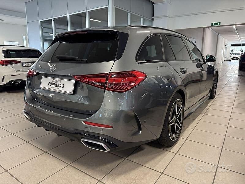 Usata Mercedes C300e Premium 313 CV (230 kW) 2023 Grigio Station wagon