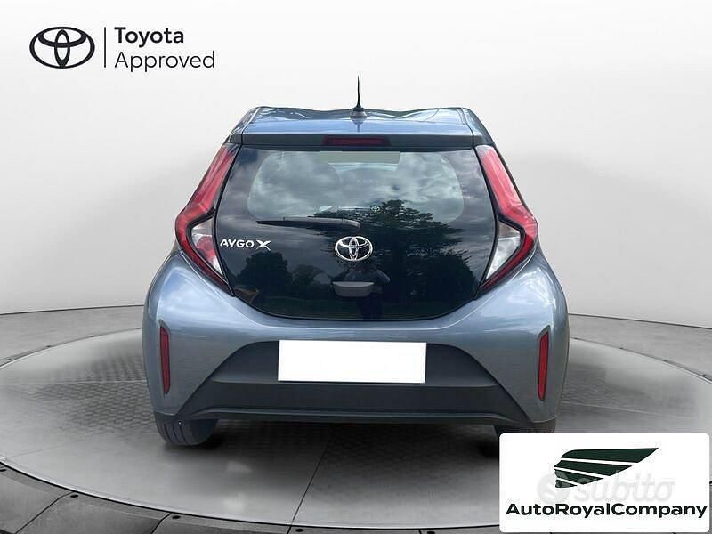 Nuova Toyota Aygo X Active 72 CV (52 kW) 2025 Grigio SUV