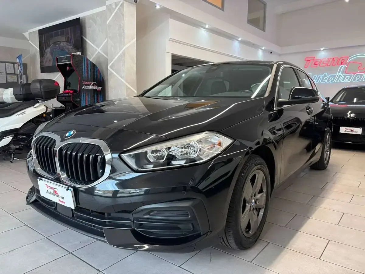 Usata BMW 116 Advantage 116 CV (85 kW) 2023 Nero metallizzato Utilitaria