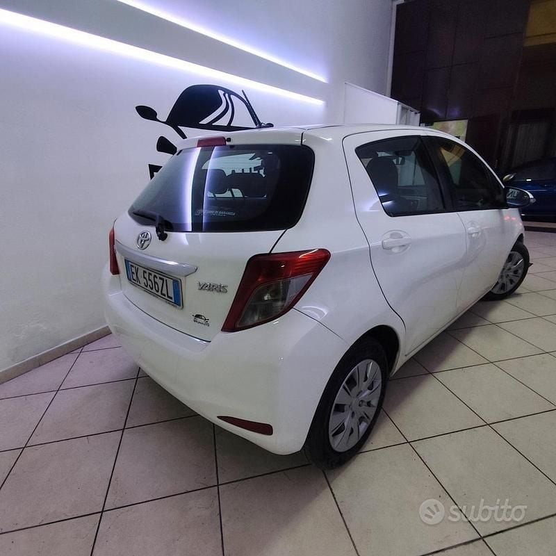 Usata Toyota Yaris 2012 Bianco Utilitaria