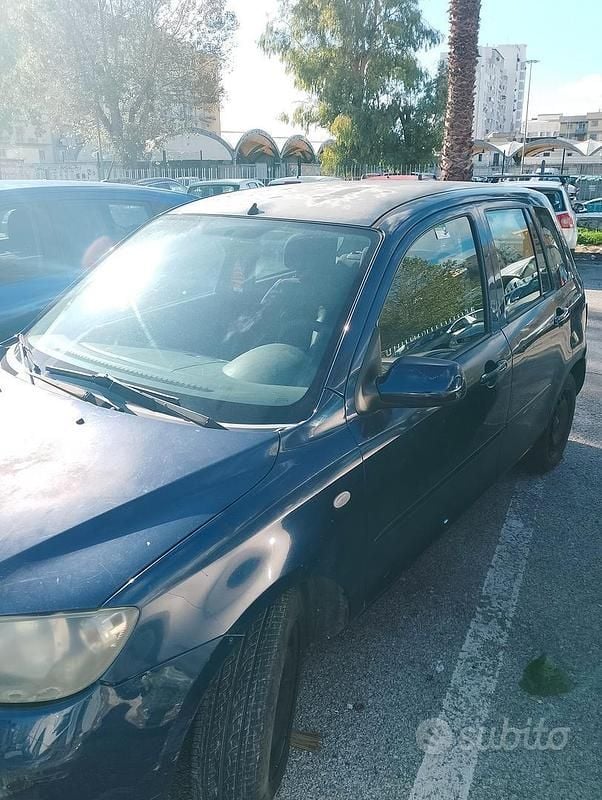 Usata Mazda 2 68 CV (50 kW) 2006 Blu Utilitaria