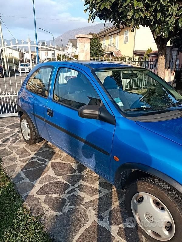 Usata Opel Corsa 65 CV (47 kW) 1999 Berlina