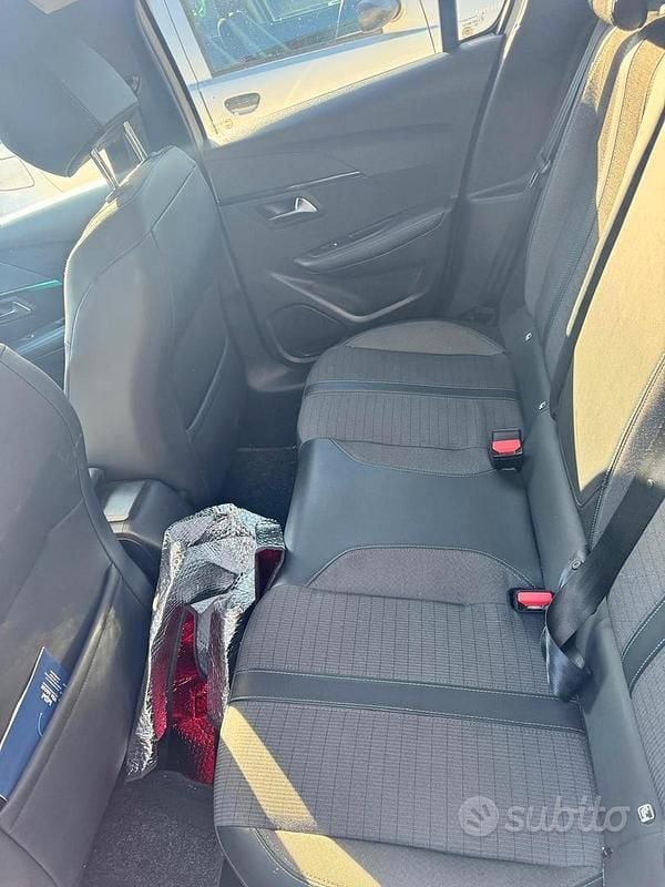 Usata Peugeot 208 100 CV (73 kW) 2021 Bianco Utilitaria