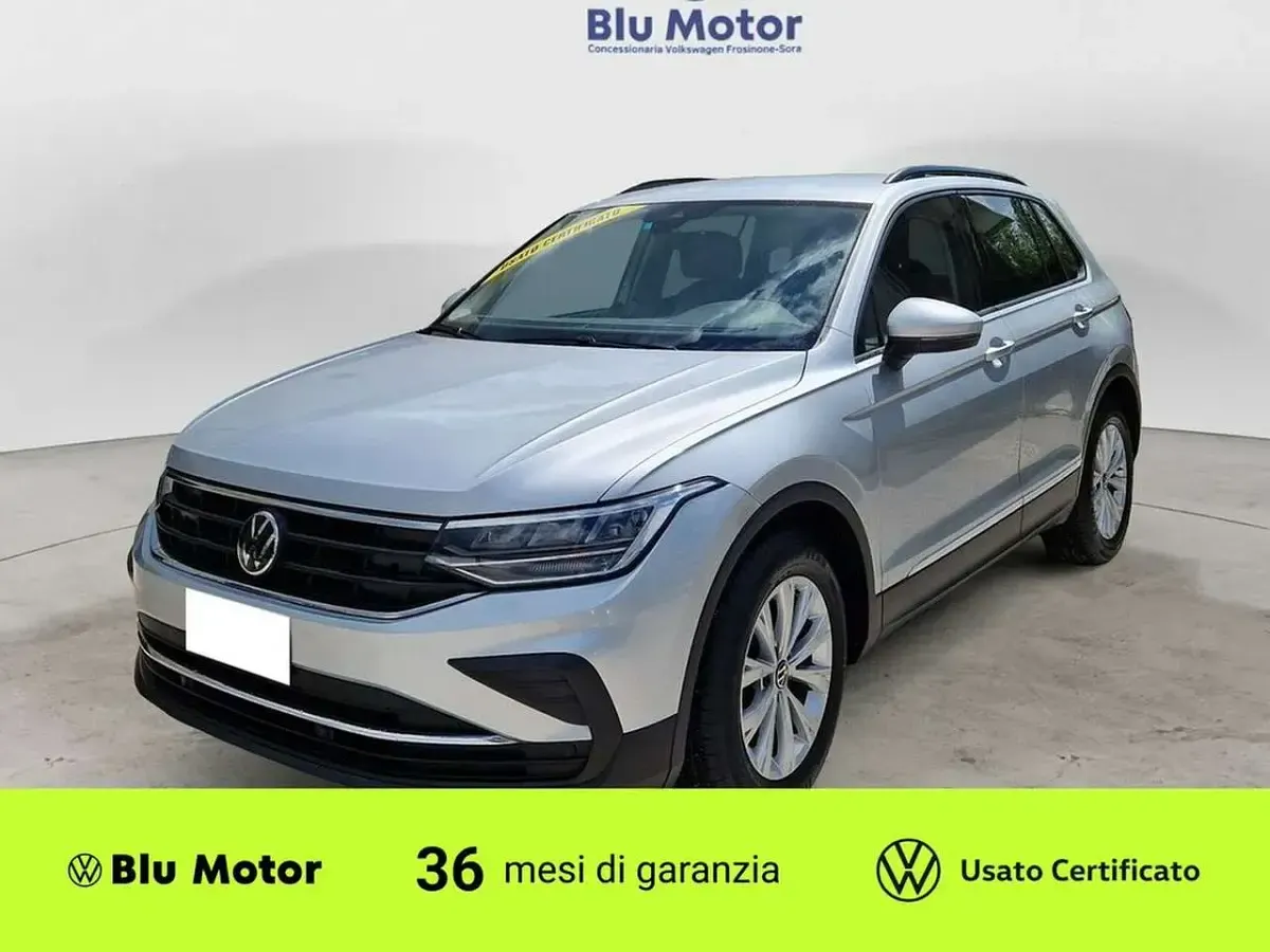 Usata VW Tiguan Life 122 CV (89 kW) 2023 8e reflex silver metallizzato SUV