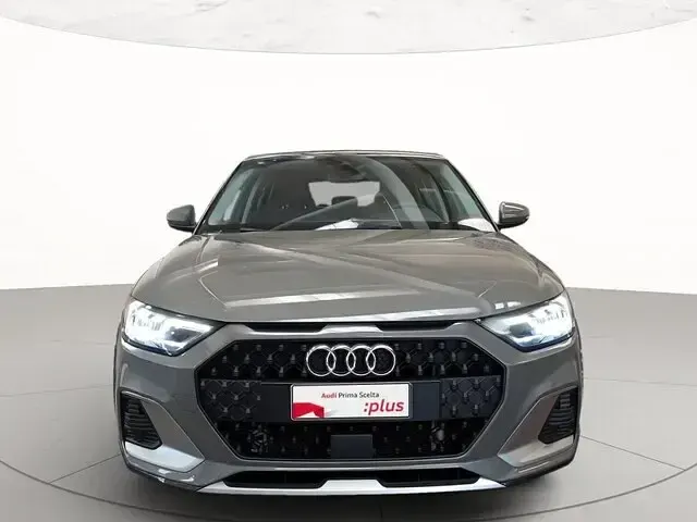 Käytetty Audi A1 Business 116 HP (85 kW) 2025 Harmaa Katumaasturi