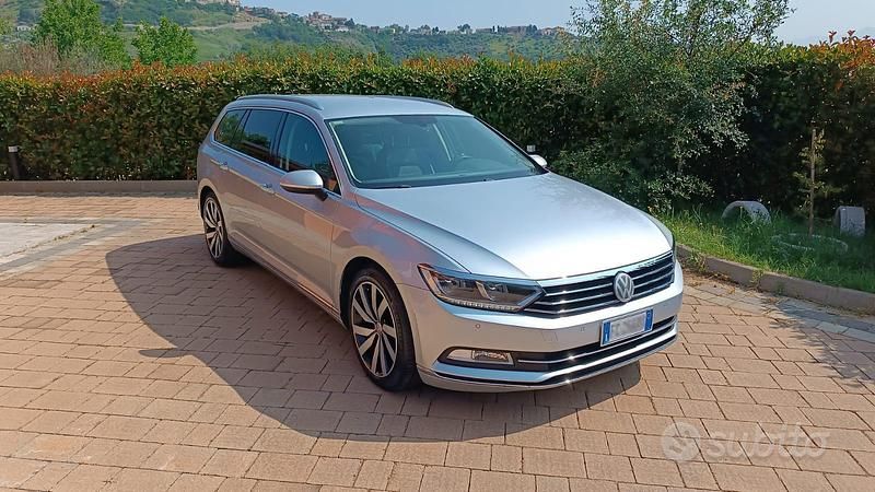 Usata VW Passat Executive 150 CV (110 kW) 2016 Grigio Station wagon