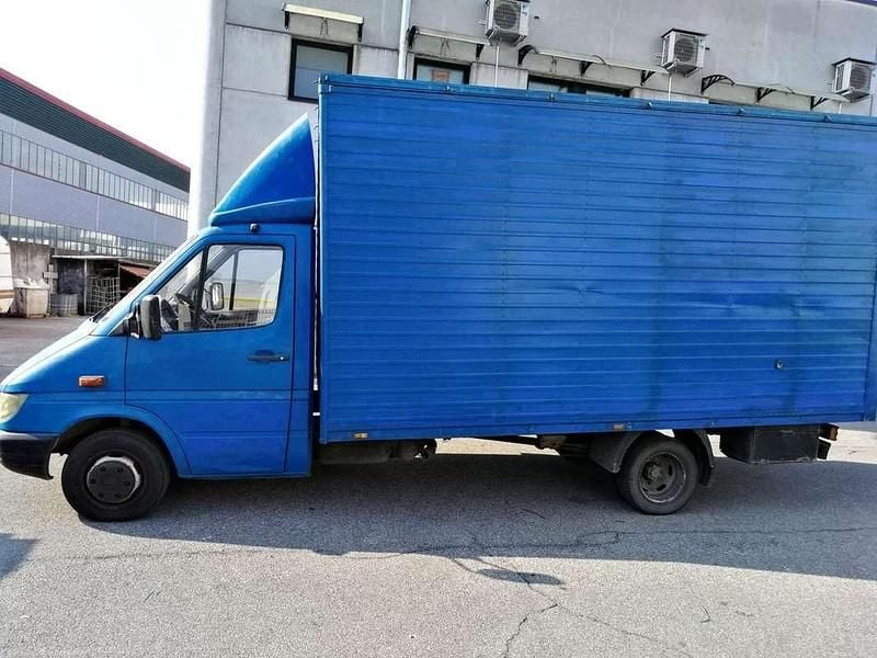 Blu/azzurro Usata 2006 Mercedes Sprinter Furgone | 5000 € (Buon prezzo) - Immagine 1/4
