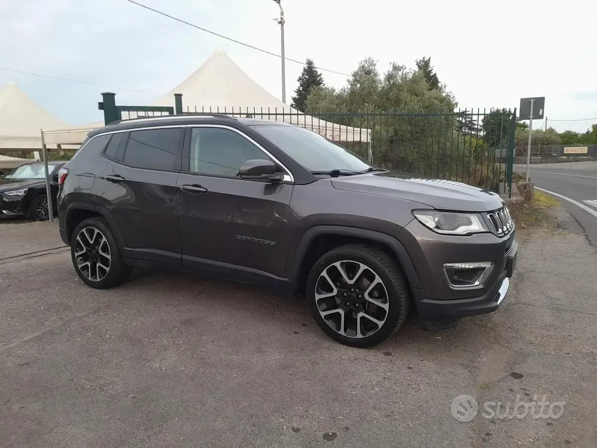 Usata Jeep Compass Limited 120 CV (88 kW) 2017 Grigio SUV
