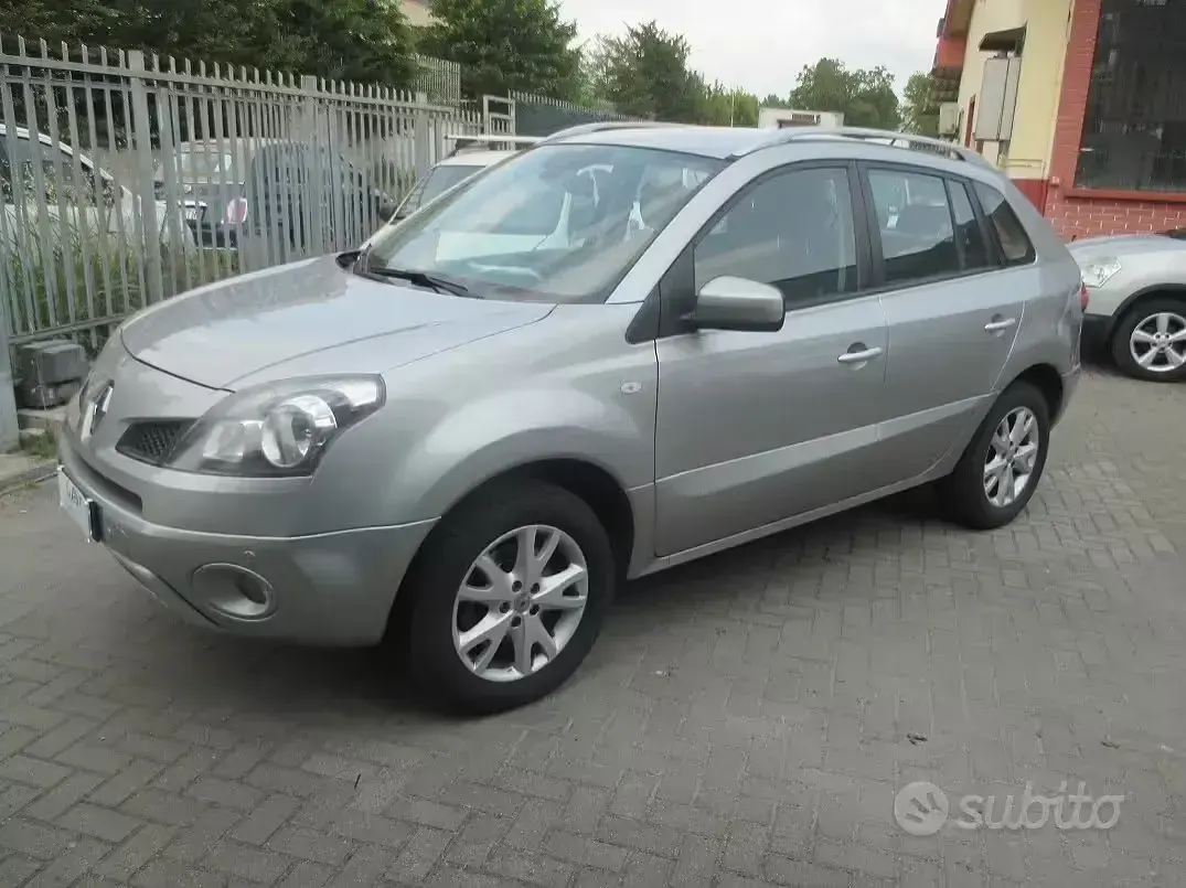 Usata Renault Koleos Dynamique 150 CV (110 kW) 2009 Grigio SUV