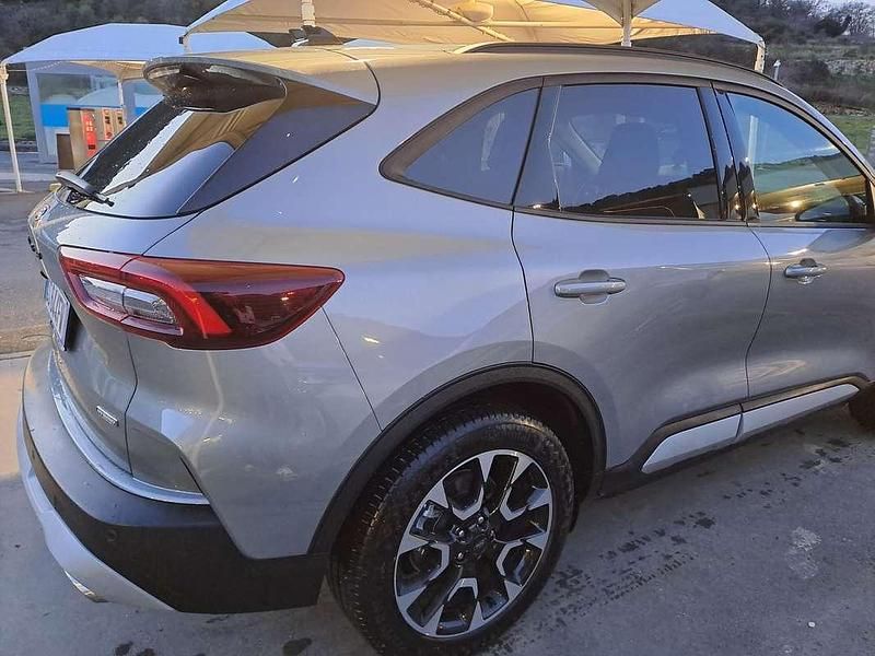 Usata Ford Kuga Active 179 CV (131 kW) 2024 Grigio SUV
