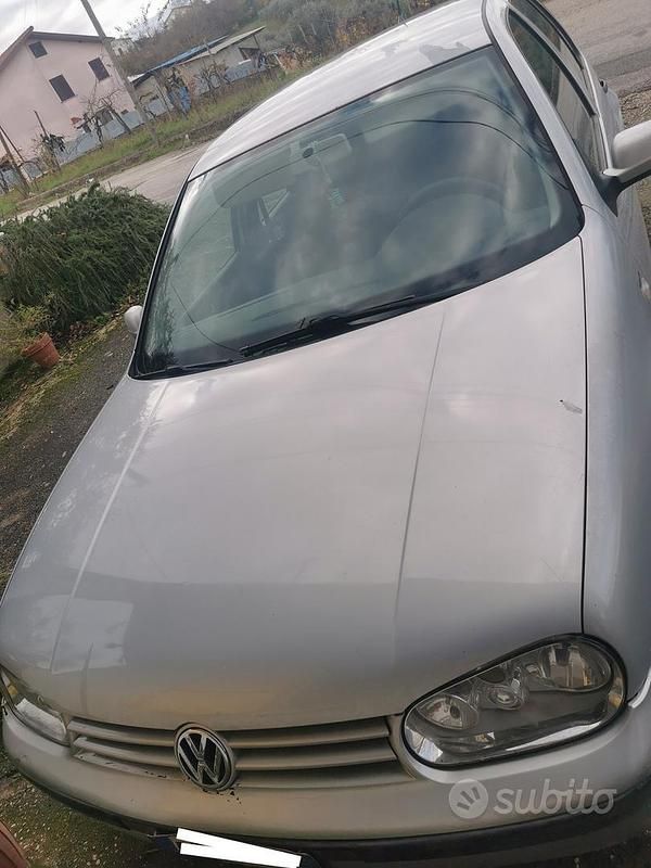 Grigio Usata 1999 VW Golf IV Due volumi | 1400 € (Buon prezzo) - Immagine 1/4
